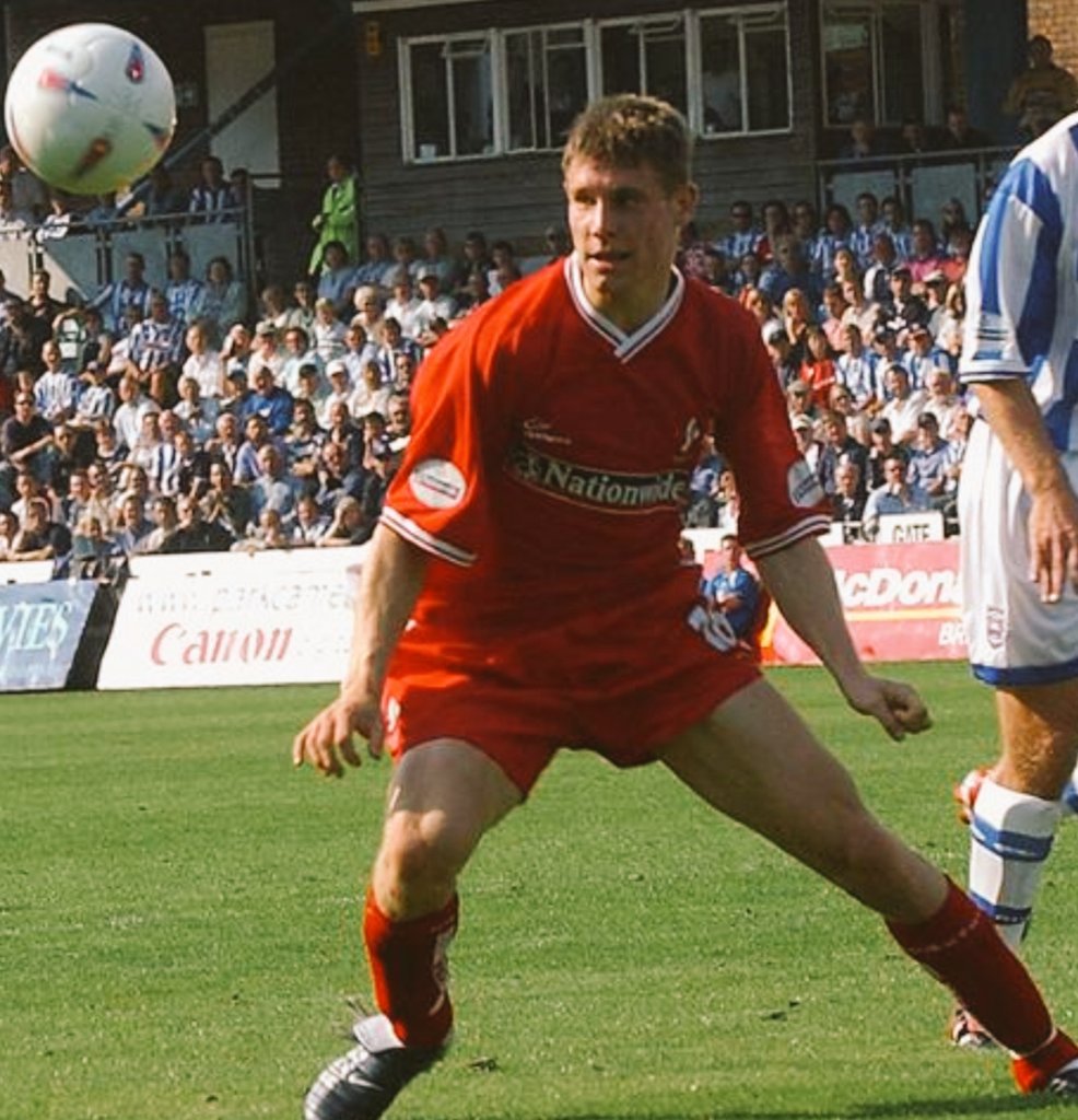 footballmemorys's tweet image. James Milner in action whilst on loan at Swindon Town 

#STFC #SwindonTown #Robins #Loans