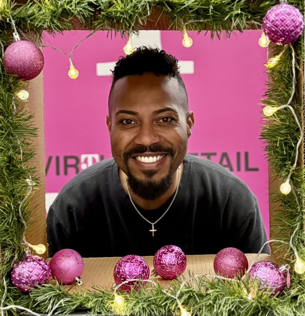 🎅🏾 Happy Holidays!🎄

Wishing everyone a safe, festive and enjoyable holiday season!