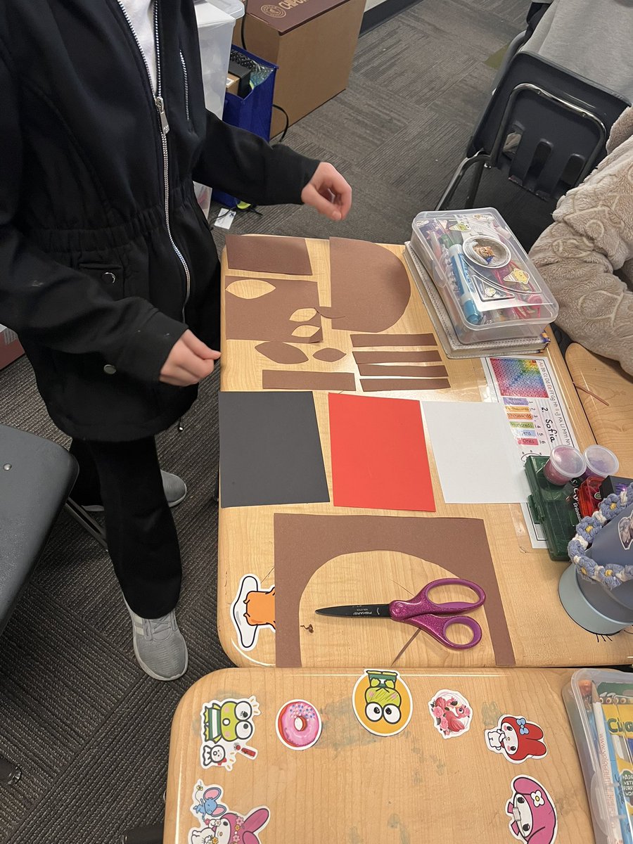 clstward1's tweet image. One of my favorite “Listen &amp;amp; Follow the Directions” These @EPIC_academics #4thgrade listeners had no idea the shapes they were cutting out would create a reindeer! The trick was to have them cut out extra pieces &amp;amp; talk about snowmen 😝 #gccLevelUp #gcc_charters @gcc_jsample