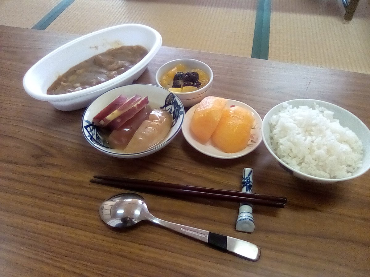 今日は、久しぶりのサロンに参加してきました。
ランチのメニューは、カレーライスでした。
