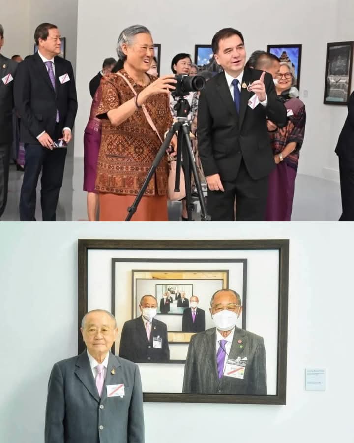 Catter65422769's tweet photo. ภาพ “สัญญาว่าจะมาทุกปี” 📸📷

เป็นภาพถ่ายฝีพระหัตถ์ในสมเด็จพระกนิษฐาธิราชเจ้า กรมสมเด็จพระเทพรัตนราชสุดา ฯ สยามบรมราชกุมารี ที่ทรงถ่าย ดร.สุเมธ ตันติเวชกุล ครั้งแรกในแปลงพริก แล้วทรงถ่ายภาพซ้อนภาพในแต่ละปี 
จึงเป็นที่มาของชื่อภาพที่ ดร.สุเมธ สัญญาว่าจะมาให้พระองค์ท่านถ่ายทุกปี https://t.co/asqNiKuL1X