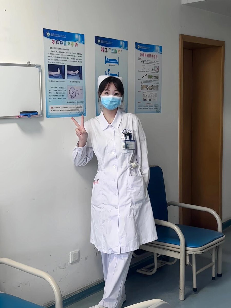 m28821208's tweet photo. 今天没有要打针的吗？怎么没人给我发私信呀 https://t.co/rfsqV597Xp