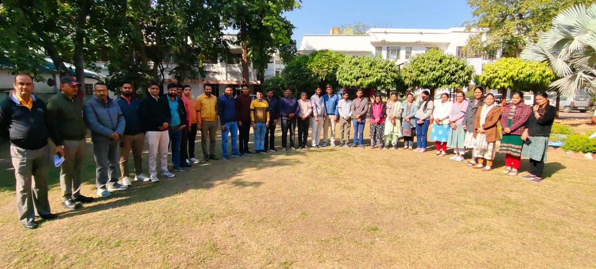 बिजली निगमों के निजीकरण के खिलाफ #मुख्य अभियंता (JZ)राममंदिर ,जयपुर  के कर्मचारी #काली_पट्टी बांध कर विरोध जताते हुए।
#Stop_Privatization_of_Electricity

#बिजली_का_निजीकरण_बंद_करो 
<a href="/narendramodi/">Narendra Modi</a> 
<a href="/PMOIndia/">PMO India</a> 
<a href="/BhajanlalBjp/">Bhajanlal Sharma</a> 
<a href="/RajCMO/">CMO Rajasthan</a> 
<a href="/hlnagar/">Heeralal Nagar (Modi ka parivaar)</a> 
<a href="/AmraRamMPSikar/">Amra Ram</a> 
<a href="/hanumanbeniwal/">HANUMAN BENIWAL</a>