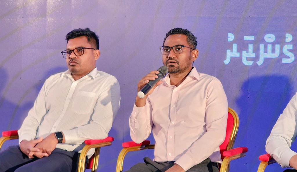 mifcomv's tweet photo. #Live #HappeningNow 

"Masveringe Gunzaru Forum, organized by the @MFORmv in collaboration with MIFCO, is underway. A two-day event focused on advancing the fisheries sector. 

#FishermensDay2024 
#MasveringeGunzaru https://t.co/cAPz1A3xXA