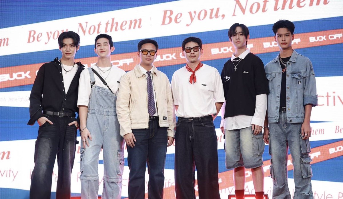 STARSOCIETY_TH's tweet photo. แอลม่อน-โปรเกรส-เชน-สกาย” รวมทีม “Lovesick 2024” เปิดตัวแบรนด์ BUCK OFF ในงาน “Robinson BUCKOFF Present Lovesick 2024” 

https://t.co/AoBAr6AOv5 

#BUCKOFFxLoveSick2024 
#BEYOUNOTTHEM 
#Almondbabybigboy 
#ProgressPassawish
#SkyPhasith 
#shane_tnp https://t.co/7lFNuYj8Os