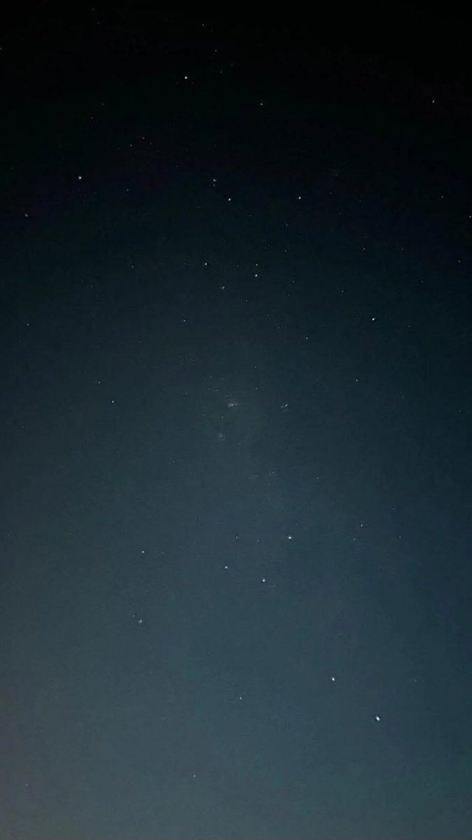 Que hermoso plan el de "ir a ver las estrellas" lpm 💫🌟🌘