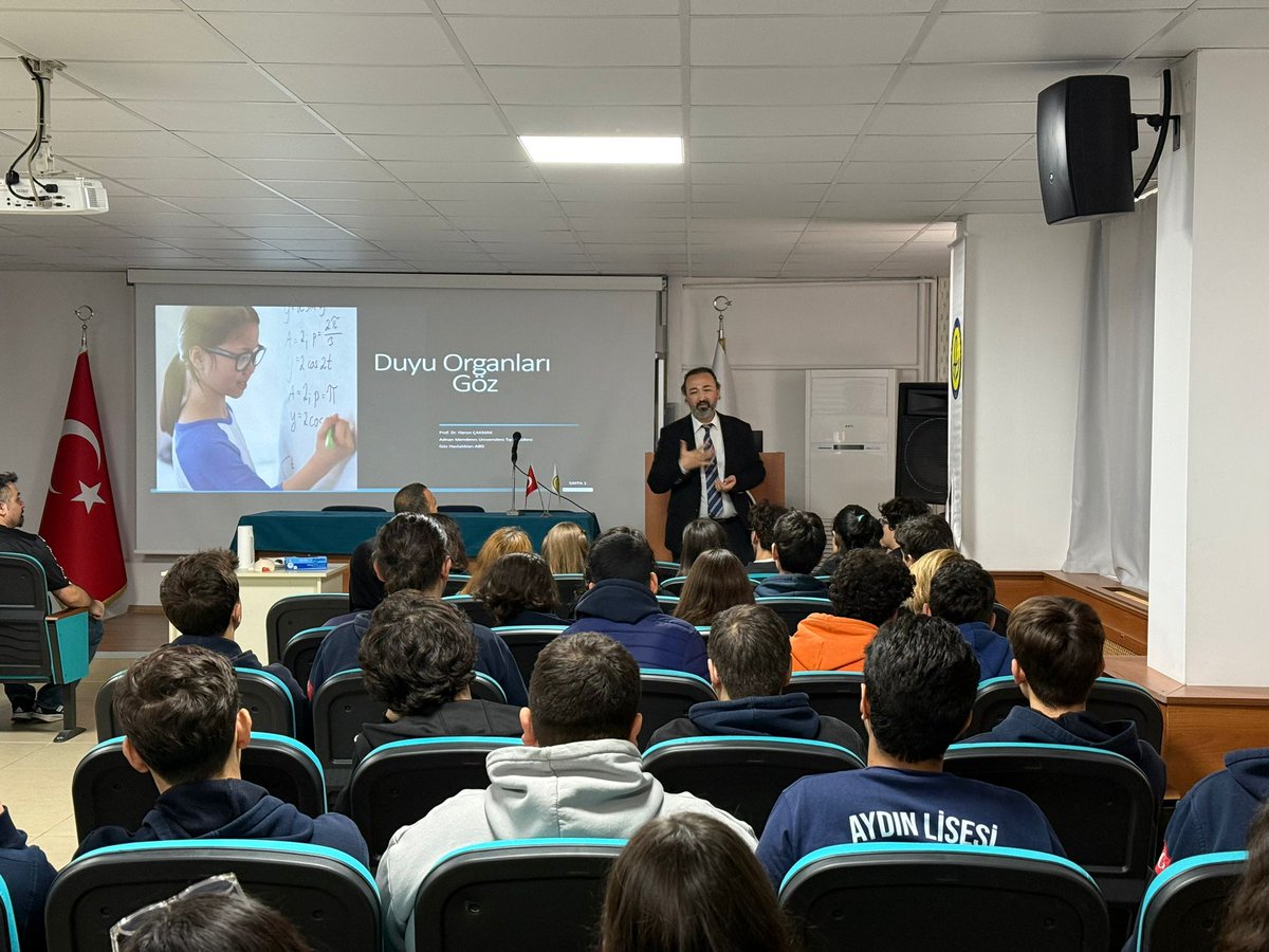 Hastanemizden Eğitime Destek 

Hastanemiz Göz Hastalıkları Anabilim Dalından Prof. Dr. Harun Çakmak, "Akademisyenlerin Derse Girmesi Projesi" kapsamında Aydın Lisesi öğrencileriyle bir araya geldi.
