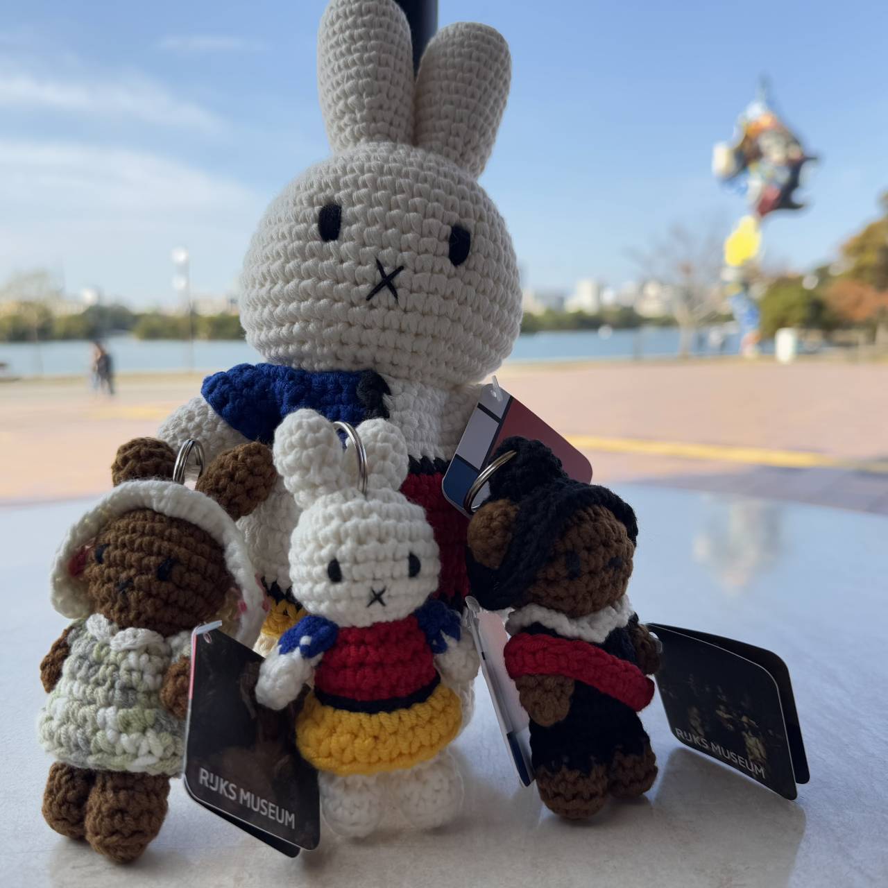 ミッフィー　牛乳を注ぐマスコット　フェルメールミッフィーマスコット フェルメール展限定コラボレーショングッズ 「牛乳を注ぐミッフィー