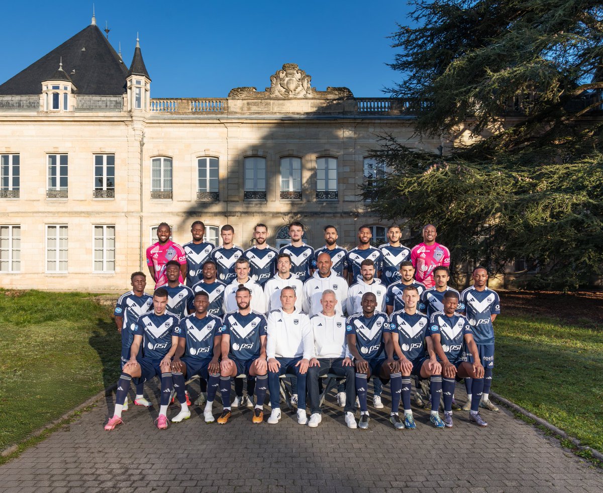 girondins's tweet image. 𝗣𝗵𝗼𝘁𝗼 𝗢𝗳𝗳𝗶𝗰𝗶𝗲𝗹𝗹𝗲 𝟮𝟰/𝟮𝟱 📸🔵⚪️

#MarineEtBlanc #FCGB #Girondins