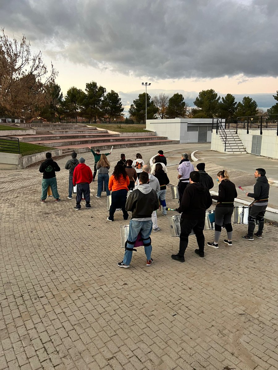 ¡Estamos a tope preparando los ensayos para la próxima actuación: Cabalgata de Reyes! 🥁🫅✨

Próximamente os informaremos de qué lugar y hora ☺️

#batucada #cabalgatadereyes #cabalgata #afro #sambareggae #samba #pasacalles #music