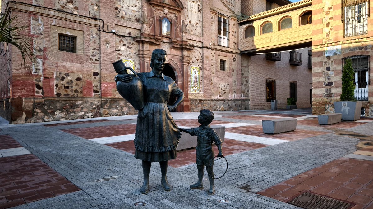 Este domingo nos trasladamos a Herencia, un municipio en Ciudad Real🏠
Te dejamos una pequeña pista para que intentes averiguar de qué puede ir el programa🔎
Nos acompañará <a href="/lmmigraciones/">La Merced Migraciones</a> ✨
<a href="/PueblodeDiostve/">Pueblo de Dios TVE</a>
Domingo 15 diciembre, 11:30 (España) en <a href="/la2_tve/">La 2</a> <a href="/rtveplay/">RTVE Play</a> <a href="/prensaCEE/">Of. Información CEE</a>