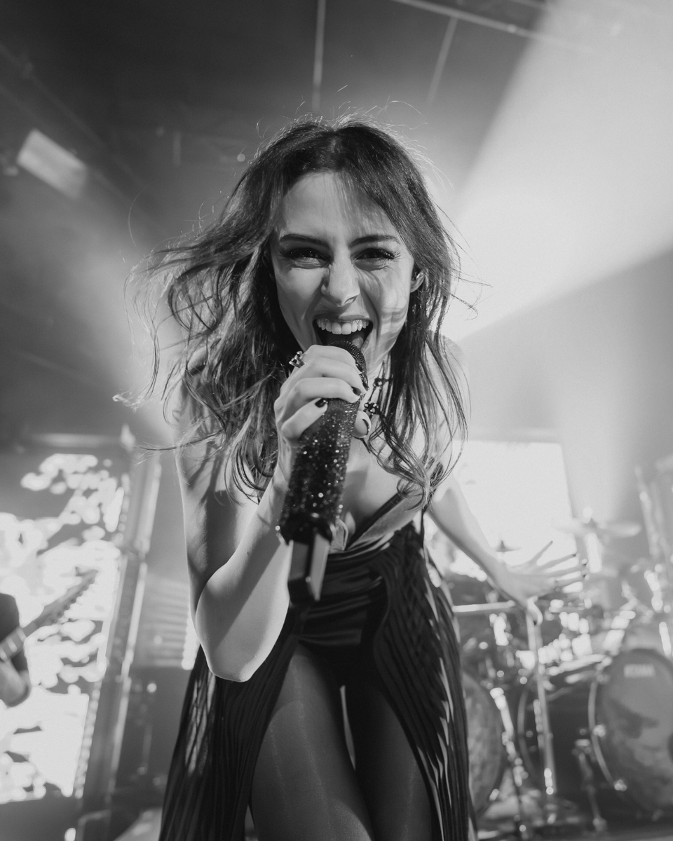 Great things ahead!!
Thank you all for being part of it 🔥🙏🏻

Tickets for our new tour: beyond-the-black.com/tour/
General sale opens on Friday!

📷 @jensthepanda