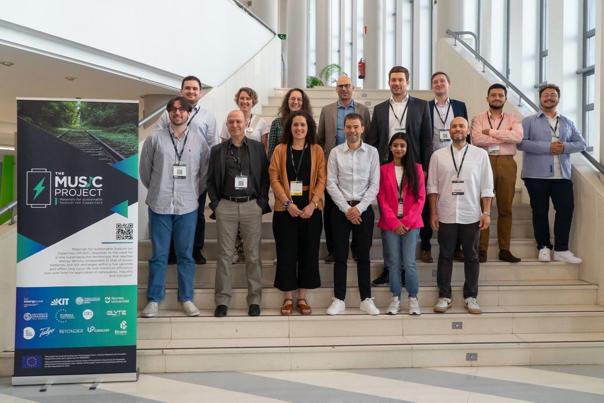 MUSICProjectEU's tweet image. 🌟 As the year ends, we celebrate reaching the halfway point of the #MUSICProject! 🎉

Key milestones:
✅ Cell/module testing protocols.
✅ Advanced DEP strategies.
✅ Optimized materials upscaled.
✅ 1kg sacrificial salt 🧂 delivered to Beyonder for the #pilotline.
Thank you!🌍