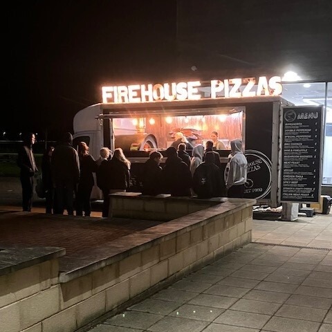 Our residential students were treated to free pizza on campus! 🍕

What a lovely way to celebrate the end of the term! 

To learn more about our accommodation on site, please go onto our website 👉 riseholme.ac.uk/campus-and-fac…

#RiseholmeCollege #Riseholme