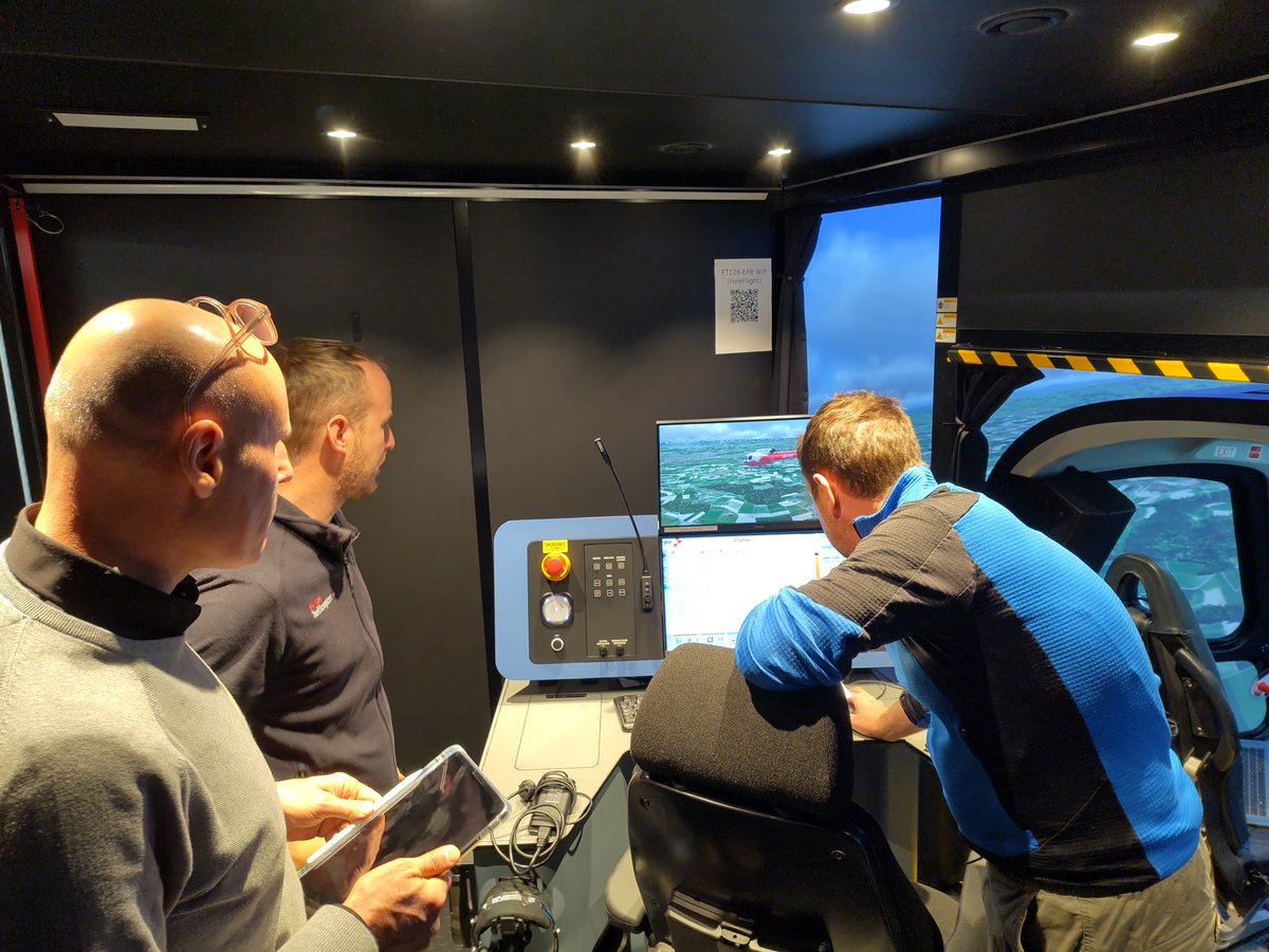 In den kommenden Wochen wird unser neuer H125-Full Flight Simulator final abgestimmt. Mit einem hochmodernen Cockpit und einem bahnbrechenden Visualsystem setzt er neue Massstäbe in Ausbildung und Training.  – ein zukunftsweisender Beitrag zu unserer Nachhaltigkeitsstrategie.