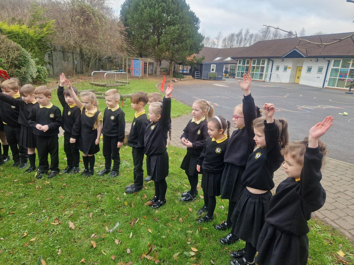 ctrps1's tweet image. Today was a thrilling day in Miss Galbraith&apos;s P2 class! The children planted their very own time capsule as part of a science experiment. The capsule is packed with memories and objects for future comparison. ⏰️ #ScienceExperiment #TimeCapsule #ClassroomFun😊