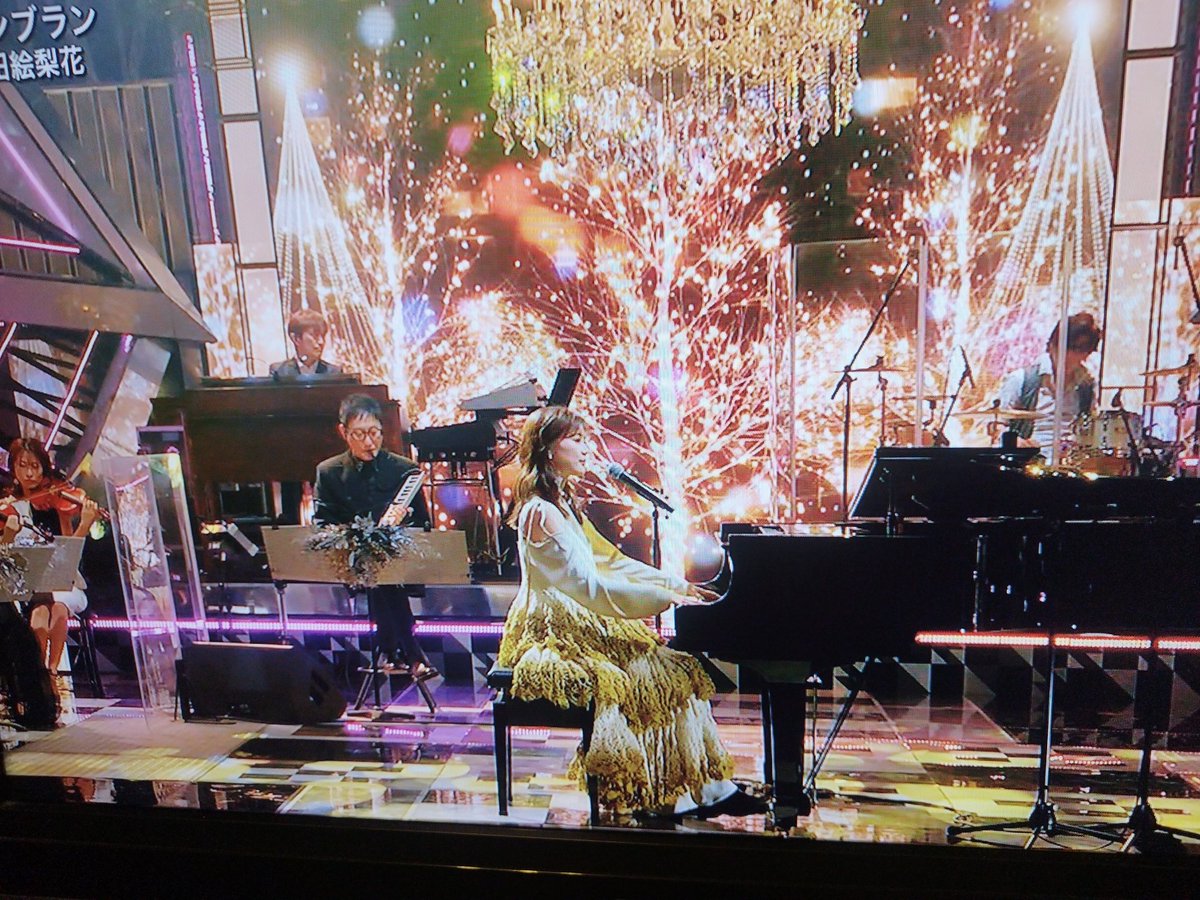 moritaka_1012's tweet image. 美しい🌰
鍵盤見ないで弾けるの凄い🎹
難易度ある小節では目を落とすけど

#FNS歌謡祭第二夜 
#生田絵梨花