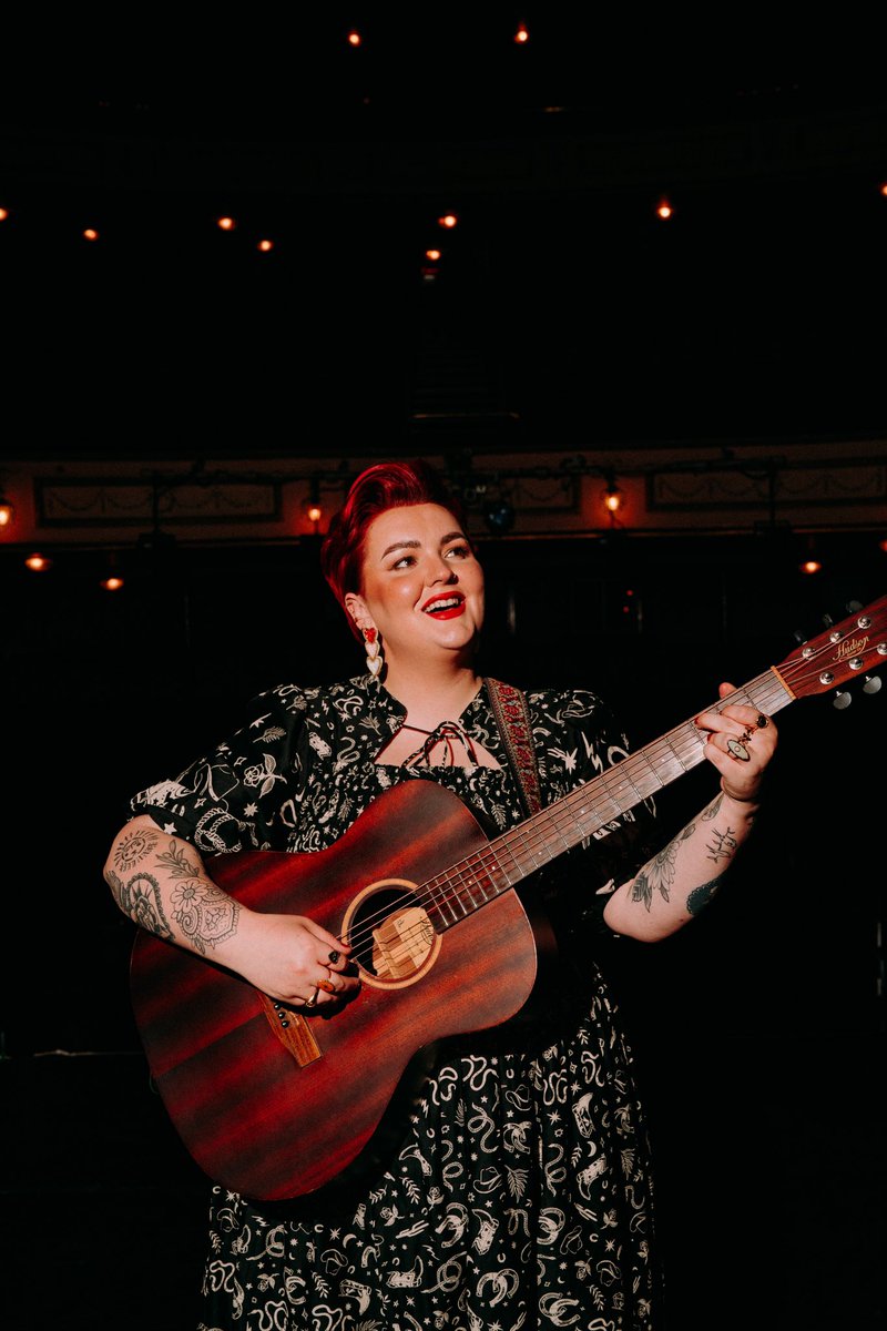 My Newtown tour date is also on Valentine's weekend sooooo it would make a sweet little romantic gift if your partner likes my music 👀👀👀👀
Go on - be smushy! ❤️👇🏻
thehafren.ticketsolve.com/ticketbooth/sh…