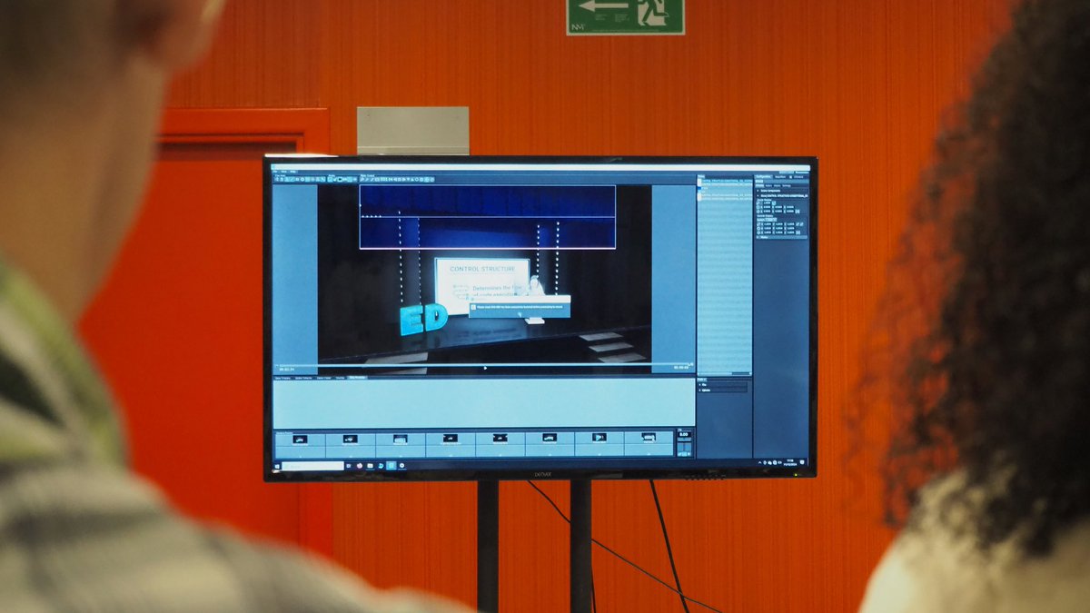 <a href="/INIT_UJI/">INIT</a> We continue with a #workshop led by <a href="/brainstorm3d/">Brainstorm</a>, where they teach us how to create educational content using Edison, the key tool used in e-DIPLOMA.

#Edtech #Edison #Innovation #VR #XR #Education #eDIPLOMA