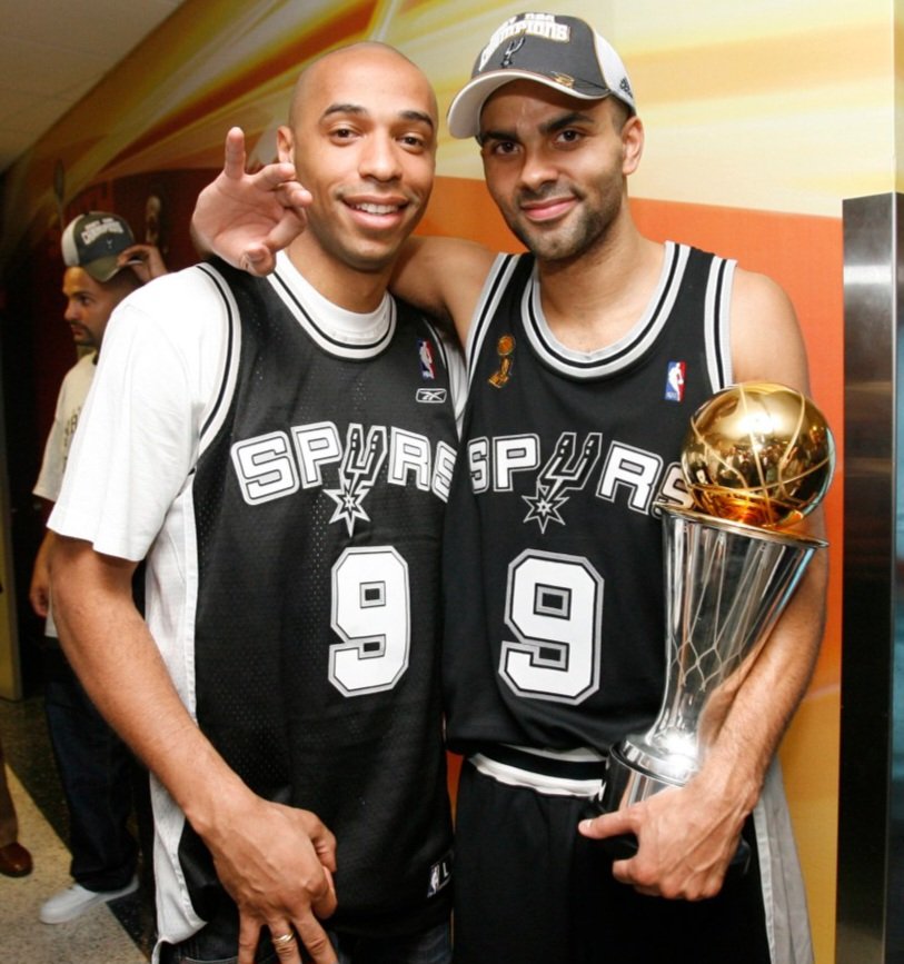 The Throwback Store tweet media