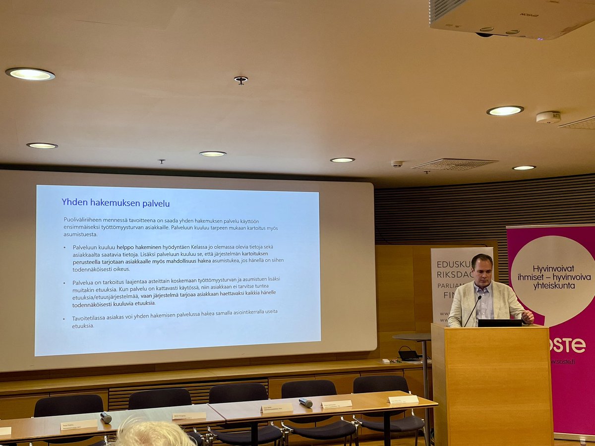 Tomi Ståhl <a href="/KelaFpa/">Kela Fpa</a> esittelee yhden hakemuksen palvelua ja sen valmistelua. Tavoitteena saada palvelu käyttöön ensimmäiseksi työttömyysturvan asiakkaille puoliväliriiheen mennessä. 

Lähtökohtana on sosiaaliturvan saatavuuden parantaminen ja hallinnollisen taakan keventäminen.
