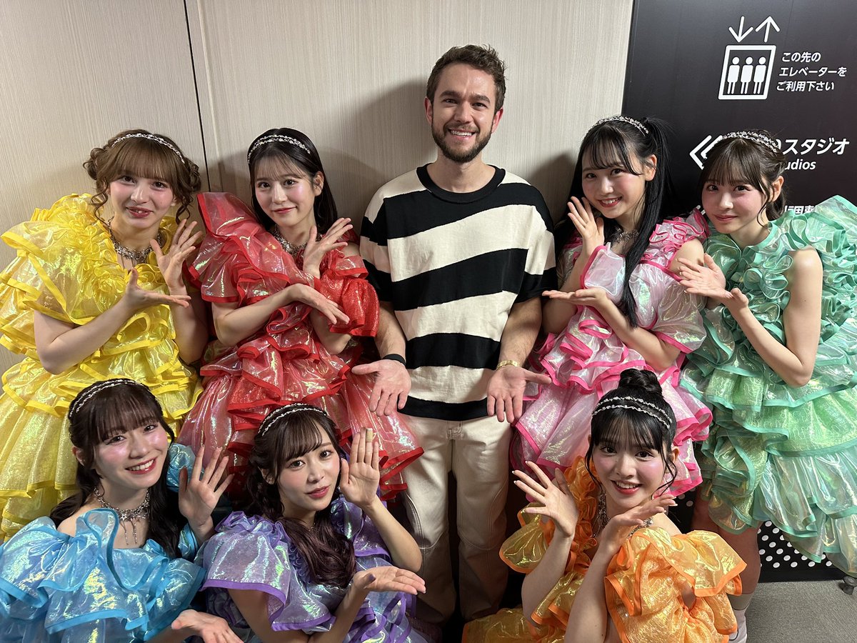 ゼッド(Zedd) × FRUITS ZIPPER #FNS歌謡祭 にてNEW KAWAII写真撮影