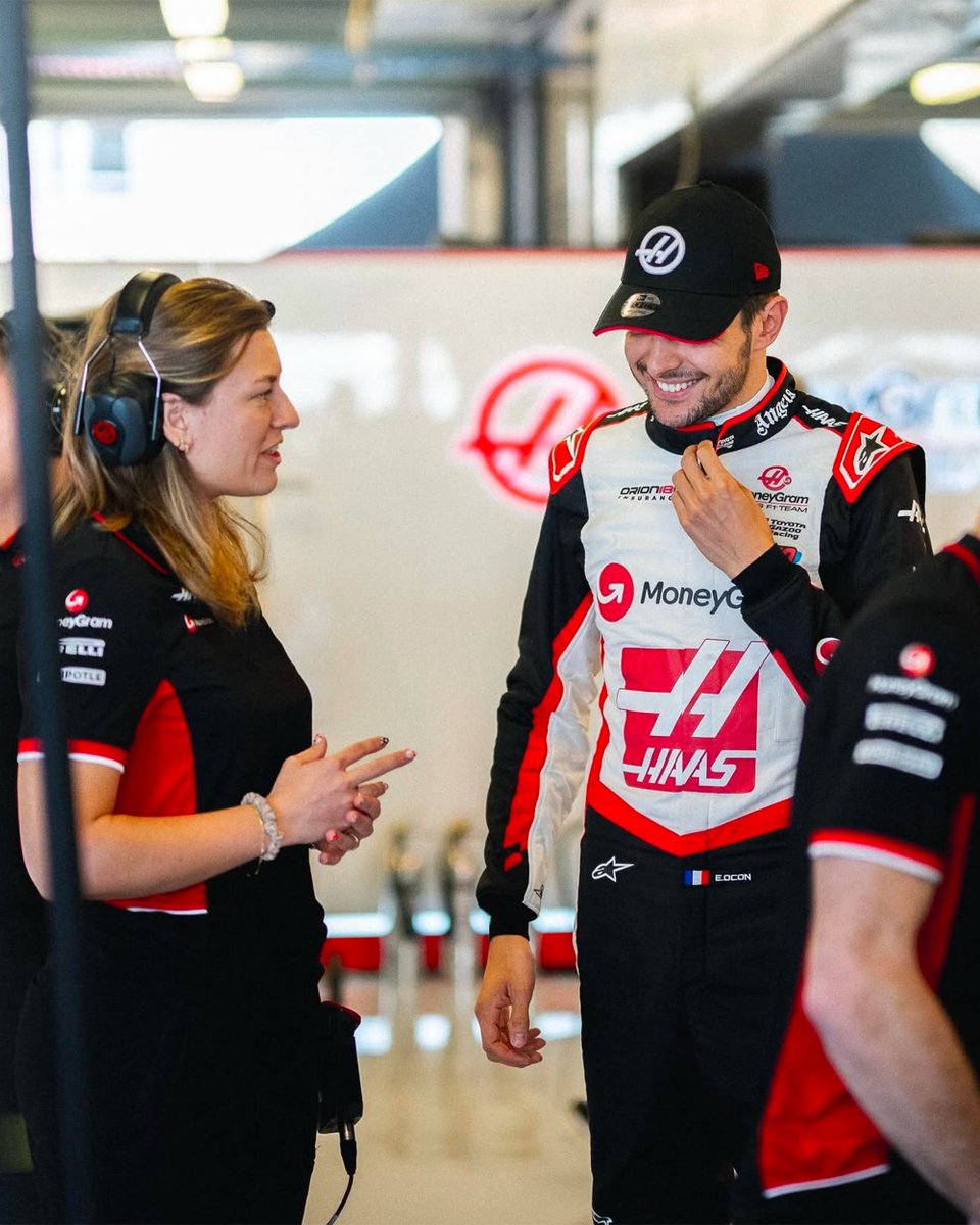🚨 Laura Müller se convertirá en 2025 en la primera ingeniera de pista de la Fórmula 1.

👉 Será la ingeniera de pista de Esteban Ocon en Haas.

👉 Será la primera mujer en ocupar ese cargo específico, pero no la primera en ocupar un puesto en un muro de Fórmula 1.

#F1