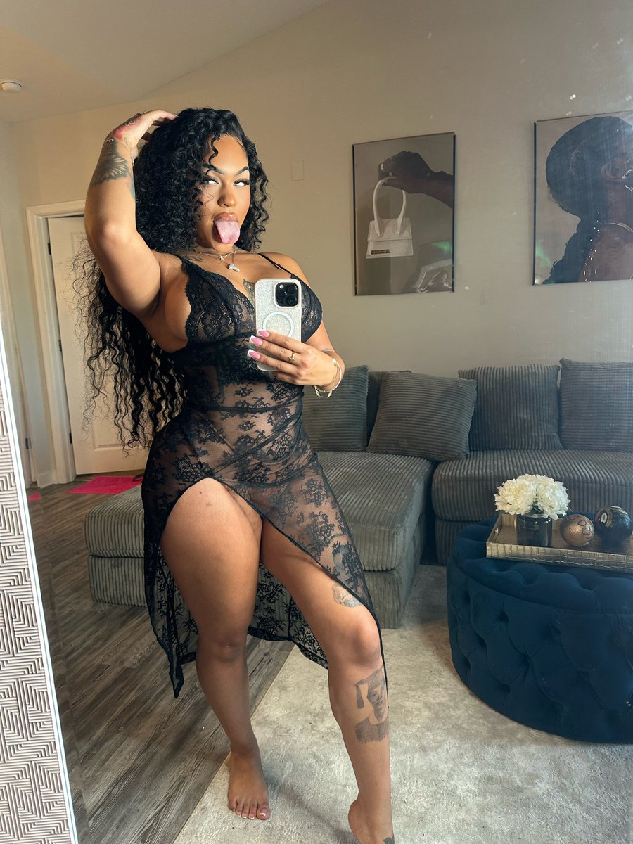 Lilmissste's tweet photo. QLemme cook sum for you daddy 💋 https://t.co/QNCeD7n7hc