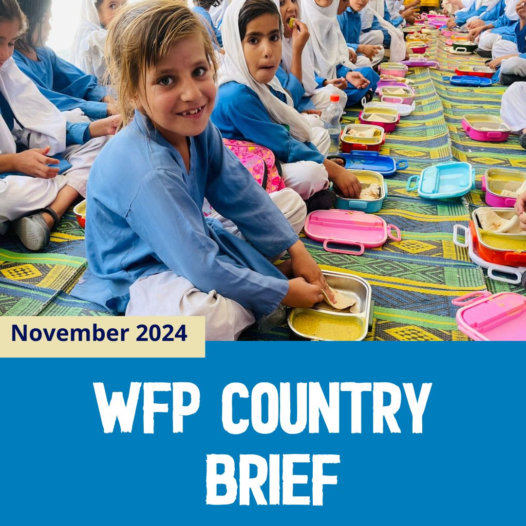 WFPPakistan's tweet photo. November Country Brief is out!📣

🔸312,300 pregnant &amp; breastfeeding women &amp; children received specialized nutritious foods &amp; health services
🔸13,300 school children in govt. schools, Quetta were reached under school meals programme

Read more : https://t.co/TNfUalH6qM https://t.co/JeLM3dMSMK