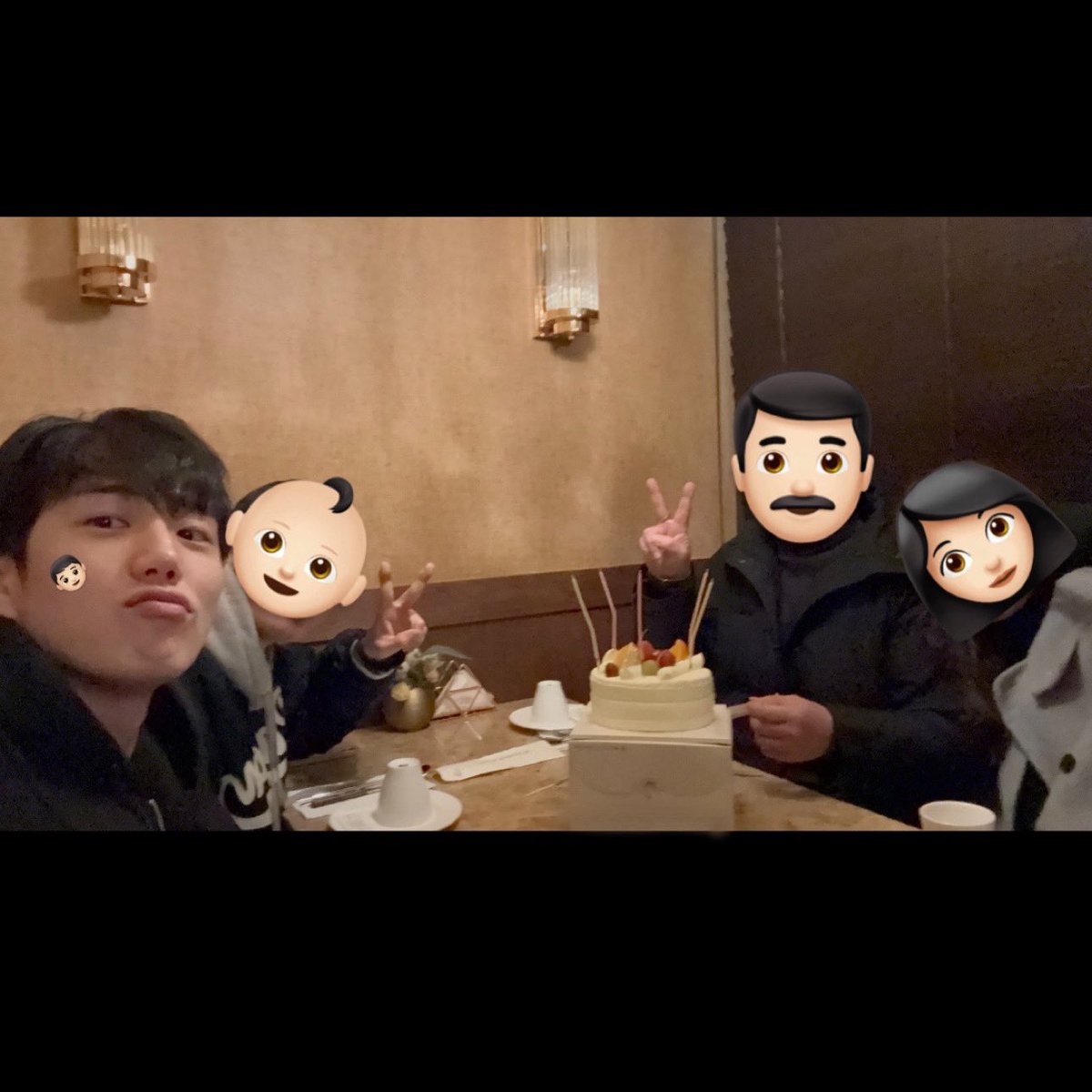 _Intak's tweet image. Yang mau titip salam sama mamahku boleh ya, beliau baru ulang tahun. Kalo mau nitip kado boleh kirim ke anaknya aja, makasih. 😊