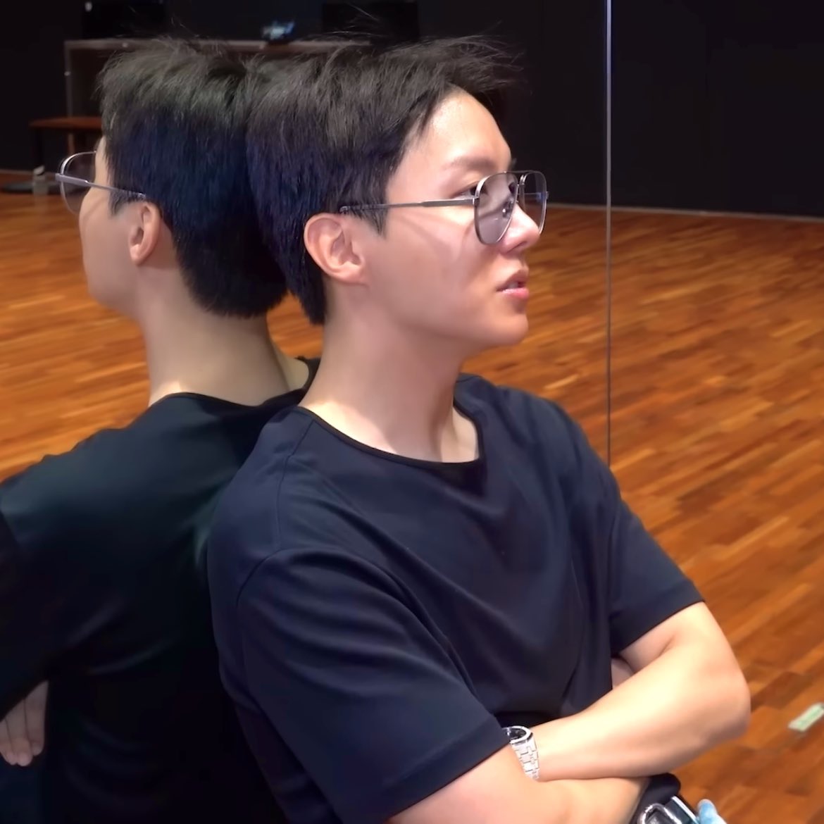 อิสัสใครจะเข้าใจกุไม๋ว่าเมนกุหล่อมาก😭