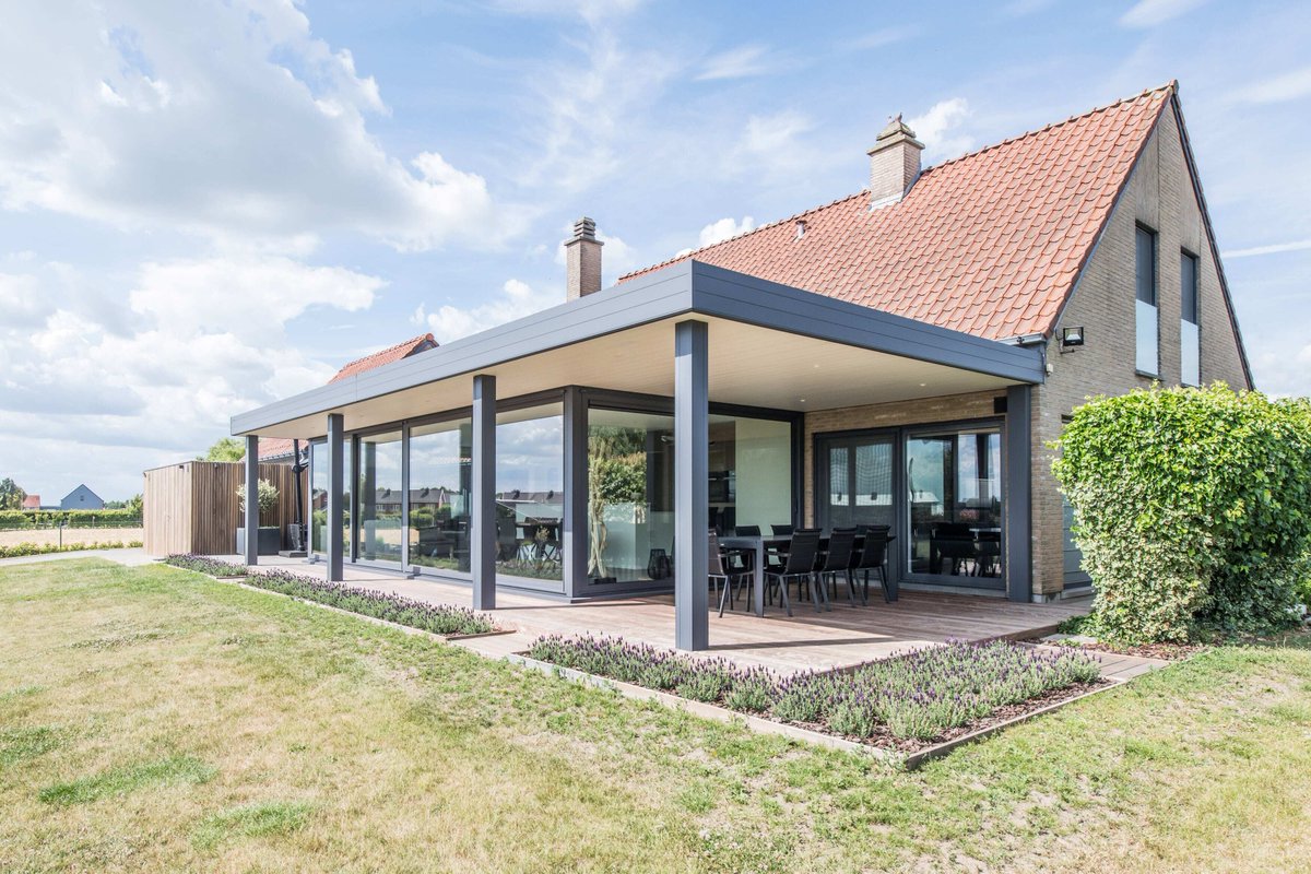 WillemsVerandas's tweet image. 🌟 Ontdek hoe Tania en Olivier hun droomhuis creëerden met de hulp van Willems Veranda’s. Een landelijke uitstraling buiten en moderne openheid binnen! #WillemsVerandas #Droomhuis #LandelijkModern #Inspiratie

📖 Lees meer in onze nieuwste blog: hubs.la/Q02ZHFnd0