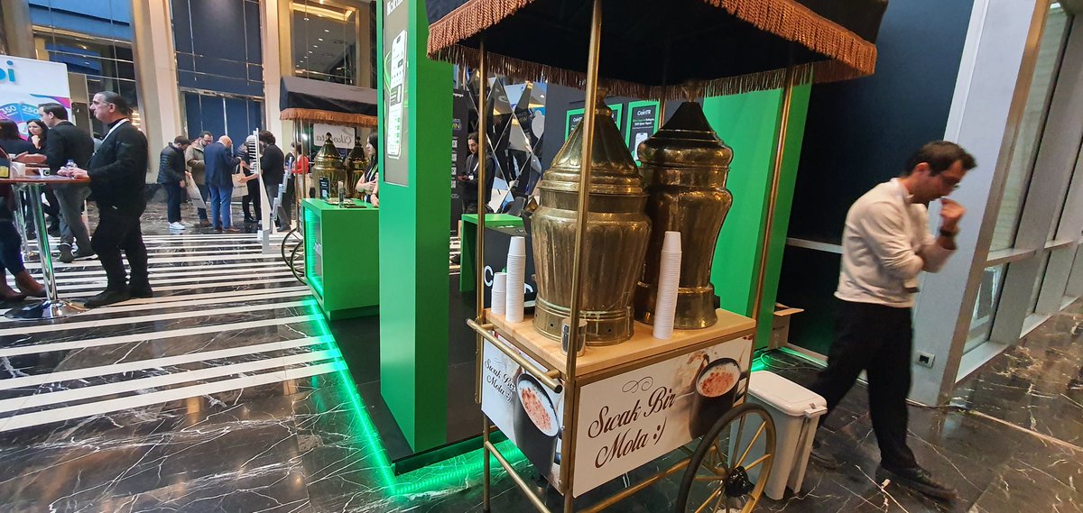 CoinTRTurkiye's tweet photo. Webrazzi #fintech24 de sıcacık bir mola için #CoinTR standına uğramayı unutmayın! Sıcak çikolata, Salep ve ikramlarımız ile #NextWavebyCoinTR sahnesindeki konuşmaları kaçırmayın! https://t.co/FjDJUq5XF2