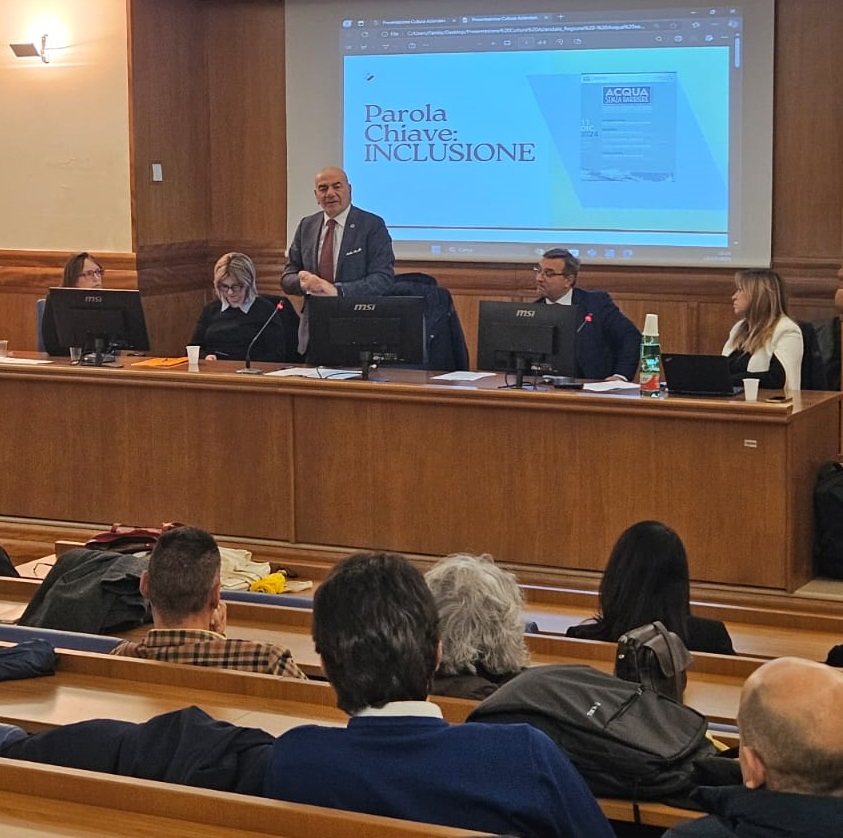 Con il percorso di formazione Acqua senza barriere, giunto al secondo focus destinato al personale nell’ambito del progetto Campania Connessa, l'Ente Idrico Campano si è impegnato a costruire un modello di lavoro che rispecchi i  valori di uguaglianza, rispetto e partecipazione.