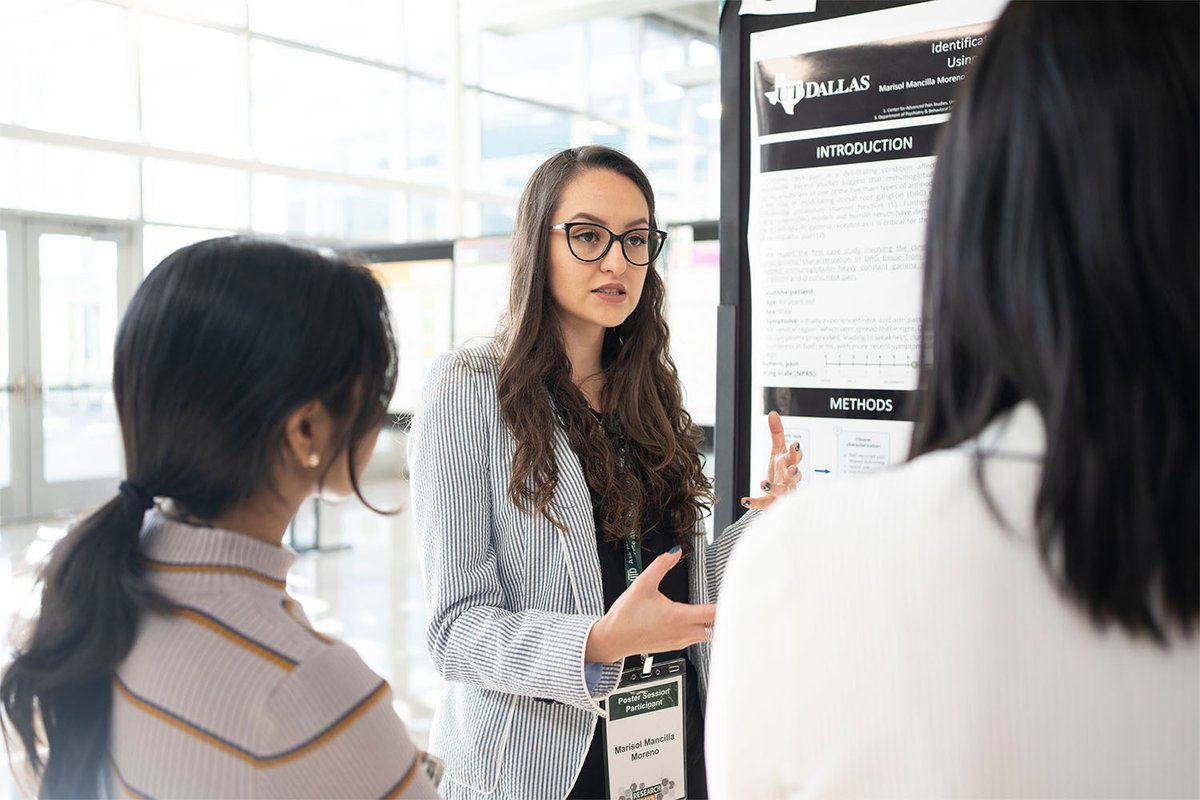 Congratulations to cognition &amp; neuroscience doctoral student Marisol Moreno for placing third in the annual PhD Student Poster Competition and Art Showcase!!

To read more about the competition and her research, go to
ow.ly/JiGn50UoQUn