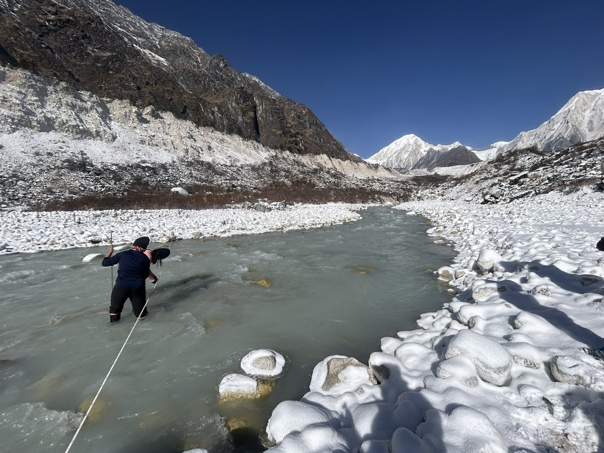 chimis's tweet photo. Final activity in the field, knee deep in the glacial melt water, learning to measure river discharge. Scenic, but was it cold 🥶
#HKHWomenonIce #SaveOurSnow #SaveOurGlaciers https://t.co/XfIBsAiocY