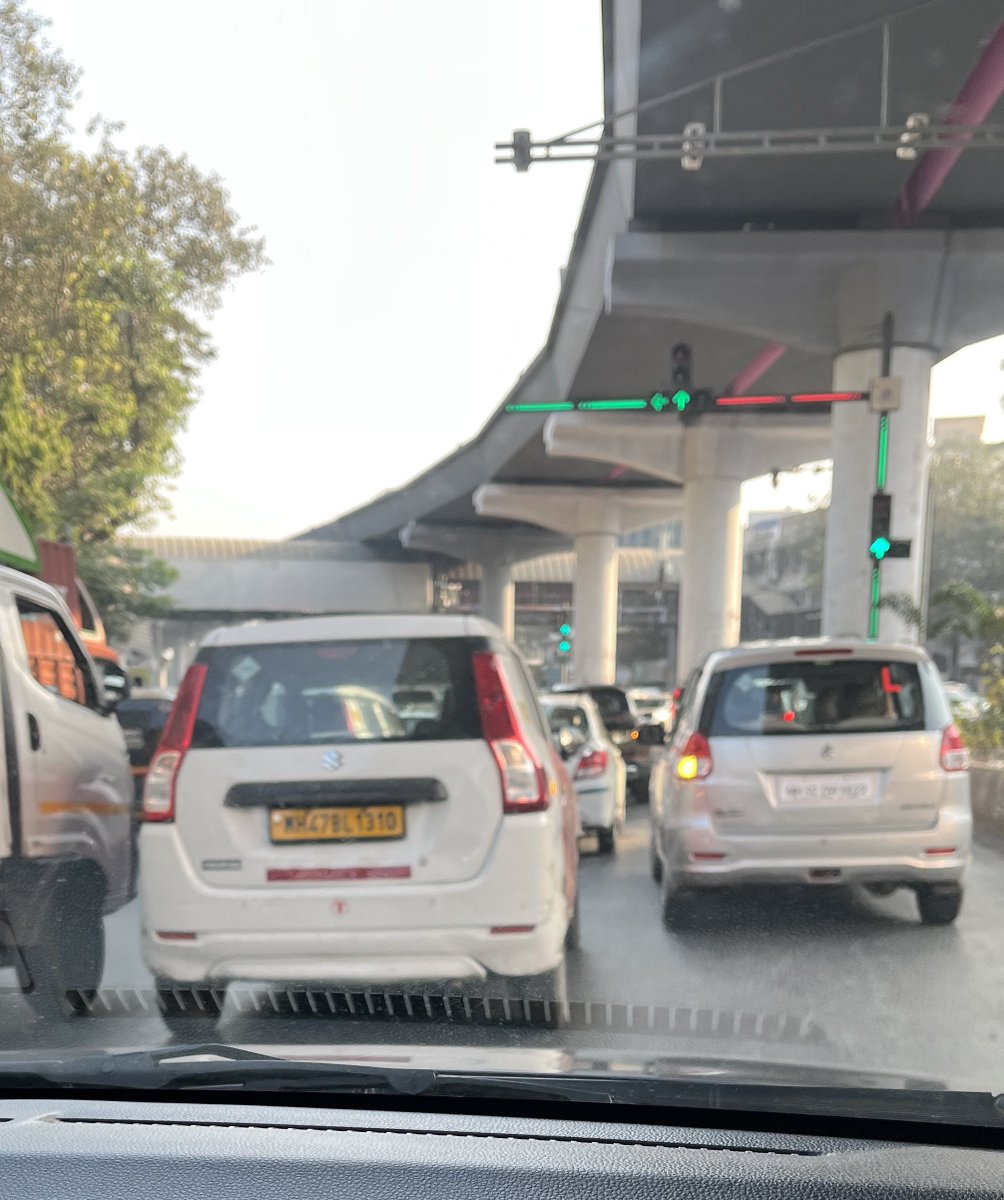 OptiMistry79's tweet photo. @MTPHereToHelp 9:30am #Mumbai Powai orchard road junction to IIT junction, this taxi car has been driving recklessly proving threat to human life, also tried to threaten me - please take necessary action! Car no. MH47BL1310 #CarInsurance https://t.co/6YCBnvTnzz