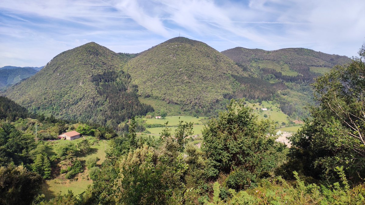 geoparkea's tweet image. ⛰ Euskal Kostaldeko Geoparkean leku eta mota guztietako mendiak maite ditugu❤️‍🔥, bai mendikate erraldoiak baita tontor txiki eta xumeak ere. Denek dute zerbait✨. Horregatik gaur, abenduak 11, Mendien Nazioarteko Eguna biziki ospatuko dugu 💪🏼#MountainsMatter #mendiak #Geoparkea