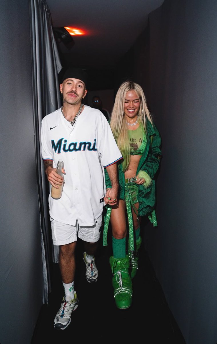 Esta foto de Feid y Karol G 🤍🩷