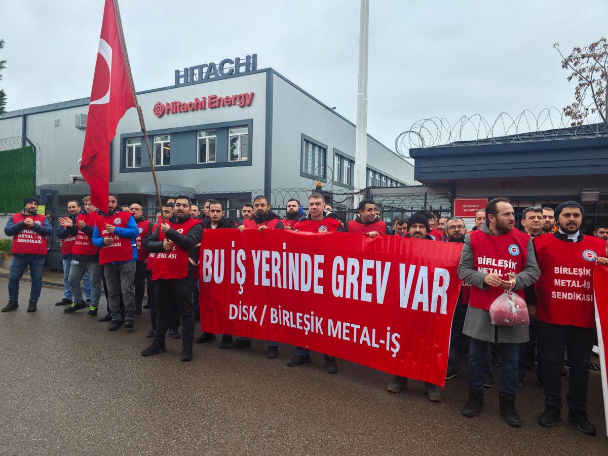 BKpdel's tweet photo. @nowhaber Hitachi grevimizin 7'nci gününden herkese selam olsun!

📢"Baskılar bizi yıldıramaz, asla teslim olmayacağız!"

Metal işçisi kazanacak, tüm işçi sınıfı kazanacak!

BİZ KAZANACAĞIZ!

#YaşasınHitachiGrevimiz #YaşasınÖrgütlüMücadelemiz https://t.co/si8RoLhzc1