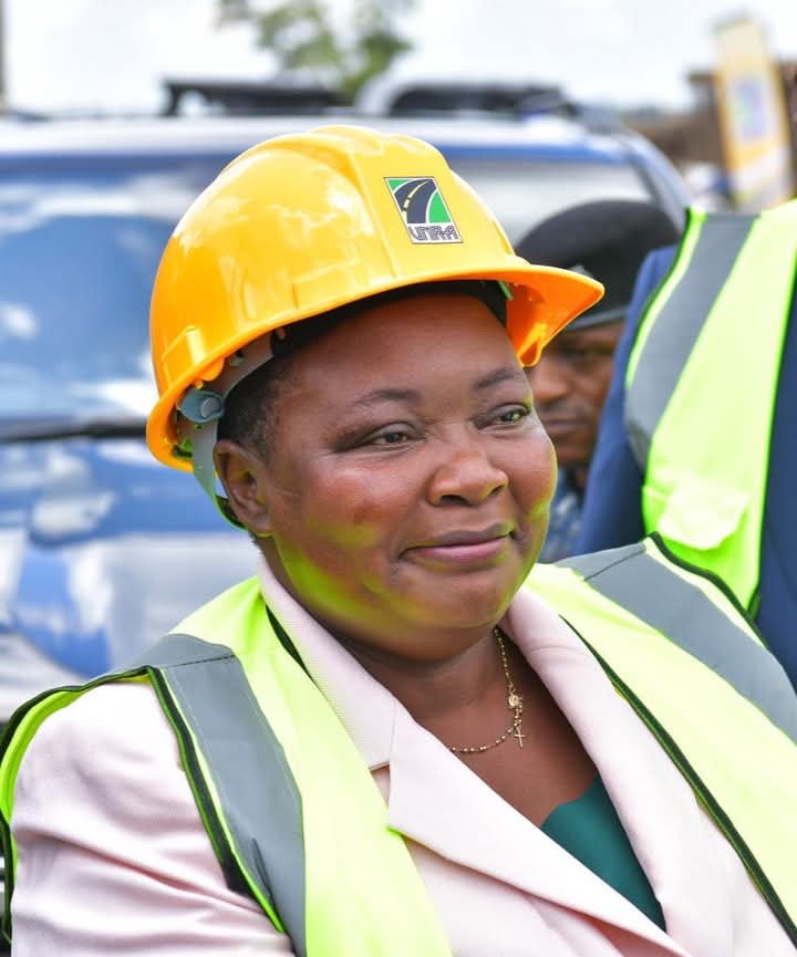 NsubugaDerric's tweet photo. Let's vote for the Prime Minister of Uganda, Rt. Hon. Robinah Nabbanja at the African Female Leader of the Year 2024.
@RobinahNabbanja @AfricanLead https://t.co/PffNhsv2P9