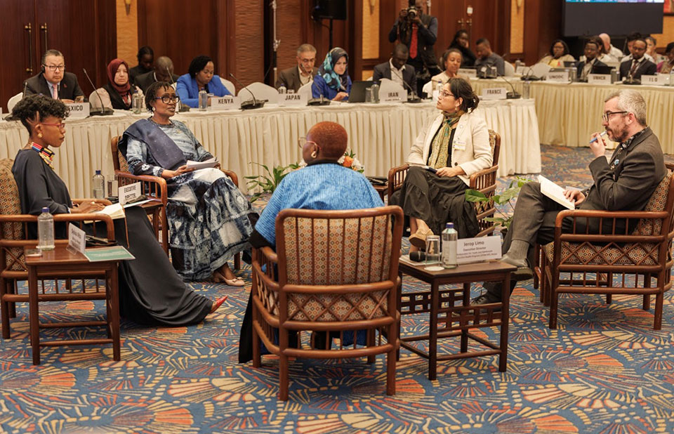 AYARHEP-KENYA (@ayarhep_kenya) on Twitter photo At the 55th UNAIDS Programme Coordinating Board in Nairobi, global #HIV leaders emphasized the urgent need for equitable access to long-acting HIV medicines like Lenacapavir.
<a href="/UNAIDS/">UNAIDS Global</a> <a href="/jerop_limo/">Limo Jerop</a> <a href="/EthelMaciel/">Ethel Maciel, PhD</a> <a href="/Winnie_Byanyima/">Winnie Byanyima</a>
#PCB55 | #EndAIDS2030 | #PutPeopleFirst At the 55th UNAIDS Programme Coordinating Board in Nairobi, global #HIV leaders emphasized the urgent need for equitable access to long-acting HIV medicines like Lenacapavir.
<a href="/UNAIDS/">UNAIDS Global</a> <a href="/jerop_limo/">Limo Jerop</a> <a href="/EthelMaciel/">Ethel Maciel, PhD</a> <a href="/Winnie_Byanyima/">Winnie Byanyima</a>
#PCB55 | #EndAIDS2030 | #PutPeopleFirst