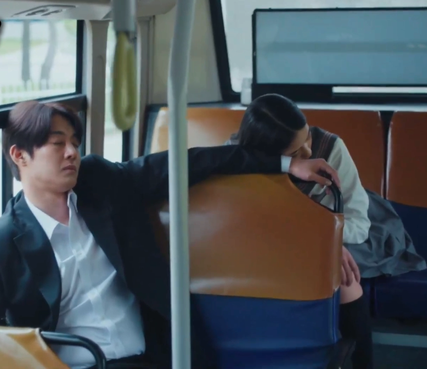 DiarioDeDoramas's tweet photo. Posible SPOILER
#TimeWithouther es un viaje de despedida, me quedo con un sabor agridulce porque es demasiado previsible, aún así la enseñanza o esperanza que trata de dar es con buena intención.
#KimHyunJoong #AmaneTensho https://t.co/EnZCeGxwE8