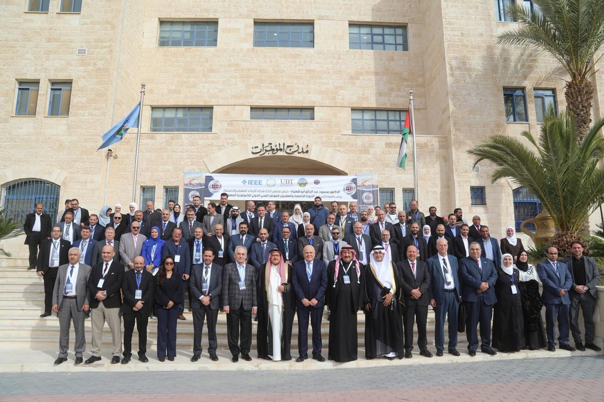 ✨جامعة الزرقاء تطلق فعاليات المؤتمر العربي الدولي لتكنولوجيا المعلومات

تحت رعاية معالي الأمين العام لاتحاد الجامعات العربية الأستاذ الدكتور عمرو سلامة، وبحضور نخبة من الشخصيات الأكاديمية البارزة، افتتحت جامعة الزرقاء اليوم المؤتمر العربي الدولي الخامس والعشرين لتكنولوجيا