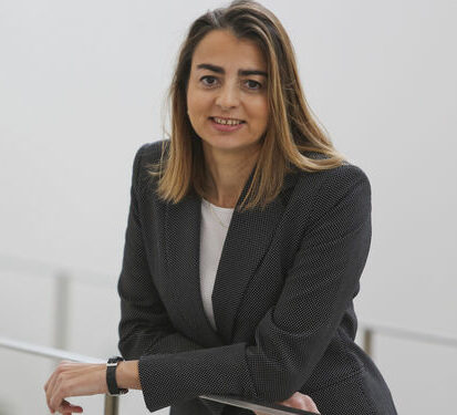 Elena Bárcena, catedrática de Economía Aplicada de la UMA, elegida como experta para formar parte de la Comisión Asesora del Ministerio de <a href="/empleogob/">Ministerio Trabajo y Economía Social</a> en materia de Salario Mínimo Interprofesional (SMI), constituida por el Gobierno de España. +info: uma.es/sala-de-prensa…