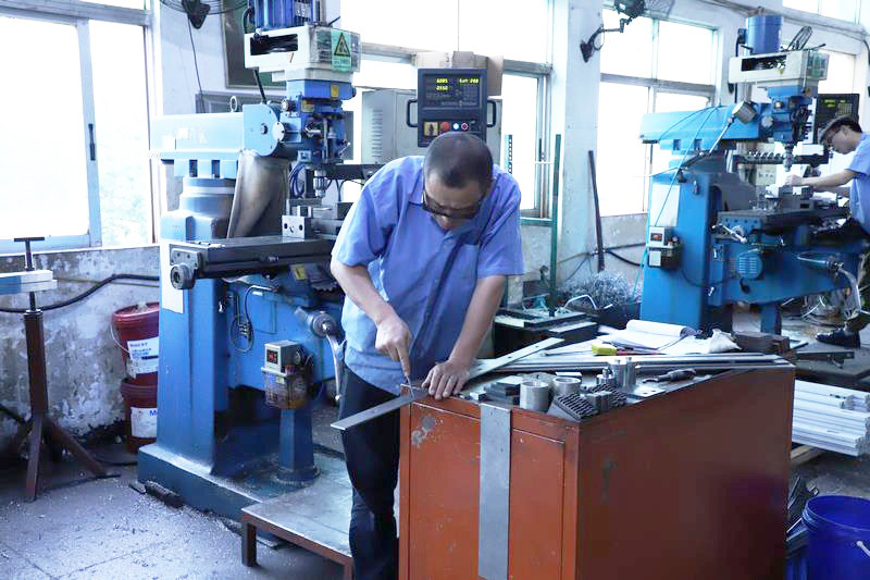 rongde_robot1's tweet image. Discover the future of industrial coatings with spray robots! 🤖 Enhance efficiency, safety, and quality in manufacturing with this game-changing technology. Learn how automation is transforming industries today. #SprayRobot #Innovation  bit.ly/3DcFAQs