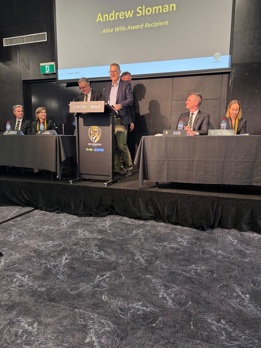 Andrew Sloman tweet media