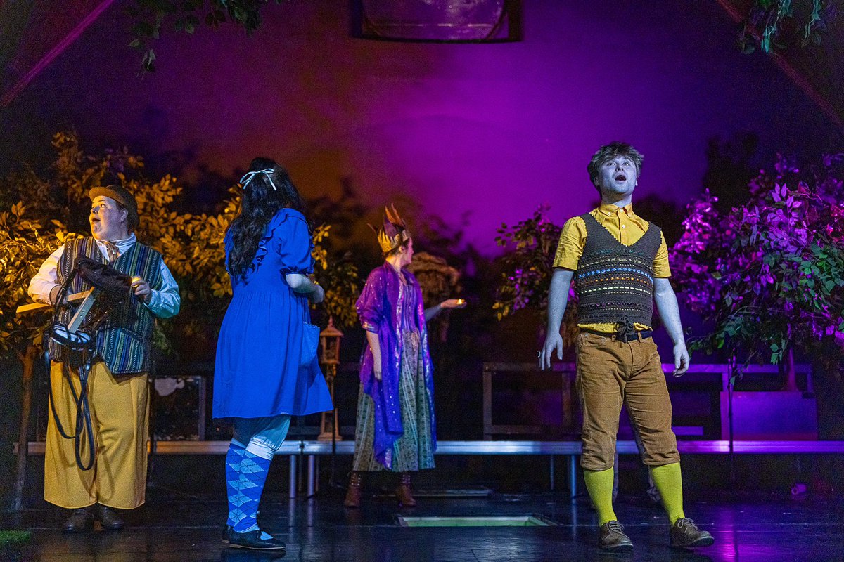 Did you come and see our opening night last night?!
Tell us what you thought!! 🪄✨

📸 @gorgeousphotographyni 

🎭 The Magician’s Nephew
🎟️ brightumbrella.co.uk/the-magicians-…
📆 Tues 10th Dec 2024 - Sat 4th Jan 2025
👋 Sat 21st Dec 2pm - BSL Interpreted / relaxed performance