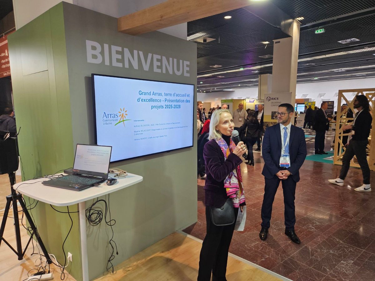 ✅Les équipes du #GrandArras sont présentes au <a href="/salonsimi/">Salon SIMI</a> depuis hier, afin de présenter les grands projets du territoire.

📍rdv sur notre stand "Le Grand Arras, terre d'accueil et d'excellence" C12 - 3ème étage, jusqu'à demain au Palais des Congrès.