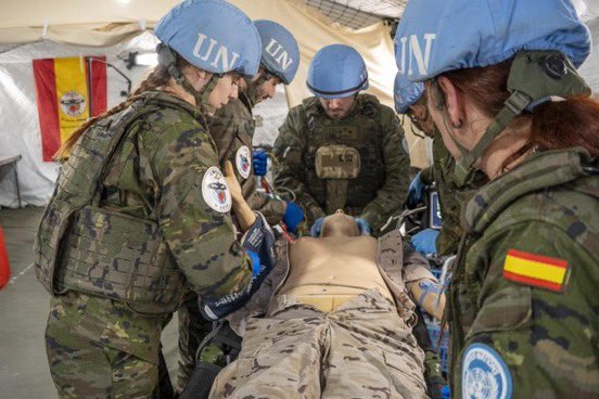 EmbSpainUK's tweet image. 🇪🇸The last medical capacity deployed in Lebanon is now operational!

This hospital has a projectable field operating room. 

#MOPS #BrigadaGuzmánElBueno @UNIFIL_ @EjercitoTierra @Defensagob